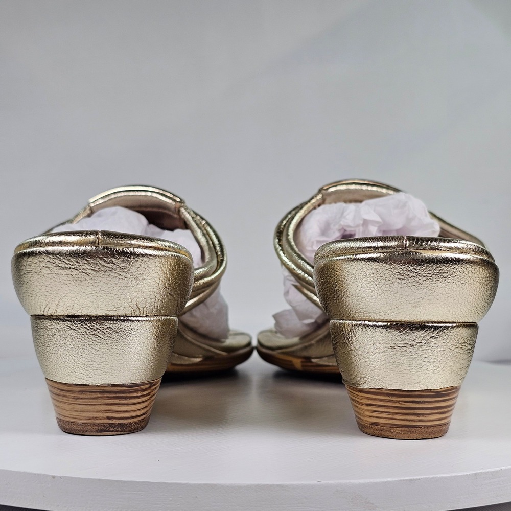 Sofft Gold Metallic Leather Wedge Thong Sandals Womens 7.5 M 1259095 Strappy - Picture 4 of 9